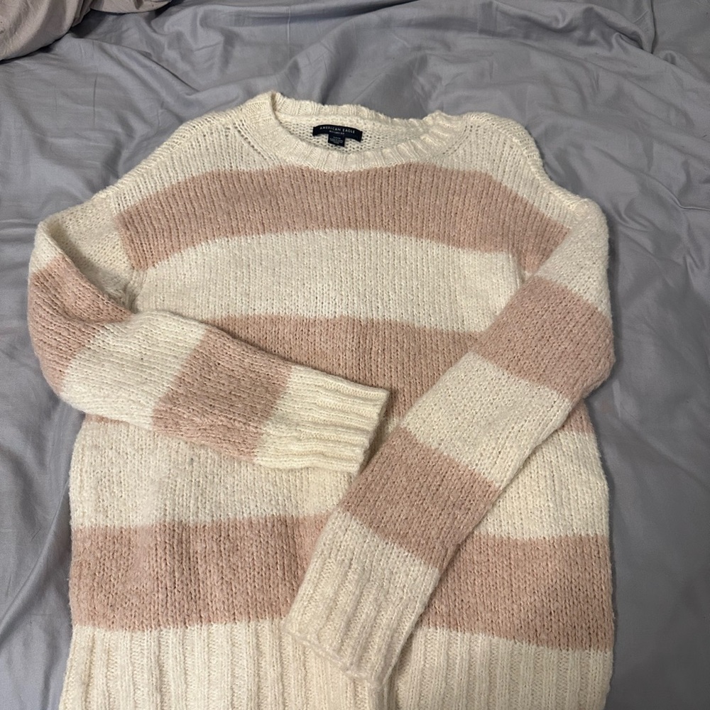 American Eagle sweater. Worn a few times. Very soft.
